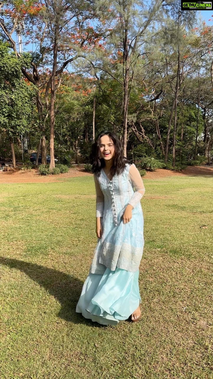 Palak Sindhwani Instagram - POV - You are learning to love yourself all over again!💕 . . #reelsinstagram #mood #reelitfeelit #trendingreels #love #selflove #goodvibes #positivity #fyp #explore #nature #shoot #filmcity