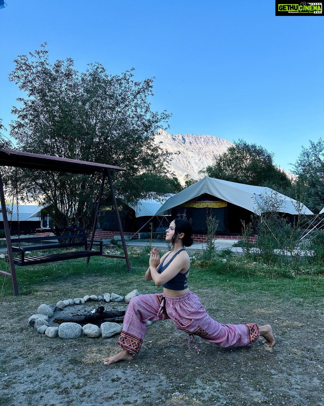 Palak Sindhwani Instagram - Mountains, Fresh air, Greenery, Sand and Inner Peace..🤍✨ #internationalyogaday 🧘♀️ Nubra Valley