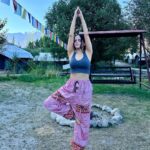 Palak Sindhwani Instagram - Mountains, Fresh air, Greenery, Sand and Inner Peace..🤍✨ #internationalyogaday 🧘‍♀️ Nubra Valley
