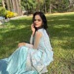 Palak Sindhwani Instagram - जो भी है सब मेरा तेरे हवाले कर दिया..🦋✨😇 . . Captured by - @singh_nandu11 . . #postoftheday #goodvibes #instamood #nature #instagood #ootd #traditional #fyp