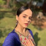Palak Sindhwani Instagram - **Gratitude Post** Sometimes a change of perspective is all it takes to see the light..💫🤗 So grateful to have made all these beautiful memories on the set with my fav people, From Night shifts to shooting outdoors in heat to everyone giving their 100% every single day, We’ve done it all together and come a long way, I’m sure it’s only going to get better and brighter with time, Thank you God For always having our back and Thank you to our extended family for loving us so much, we’re forever grateful!❤️ . . #grateful #thankyou #positivity #brightside #tmkoc #onset #bts #fyp #palaksindhwani