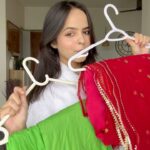 Palak Sindhwani Instagram - Been a huge fan of ladoos and modaks since my childhood, One can tell..!! 🫣 . . Wearing - @dimpledesignstudio . . #grwm #ganeshchaturthi #grwmreel #grwmoutfit #transitionreels #trendingreels #palaksindhwani