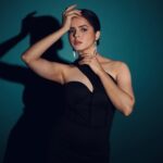Palak Sindhwani Instagram - But let me fall madly for me first..🖤✨ . . Shot by - @ghosh.01 HMU - @shine_and_shadow_ Outfit - @urbanic_in Studio - @photoadda999 . . #birthdayweek #instafashion #ootd #black #explore #palaksindhwani #fyp #blessed