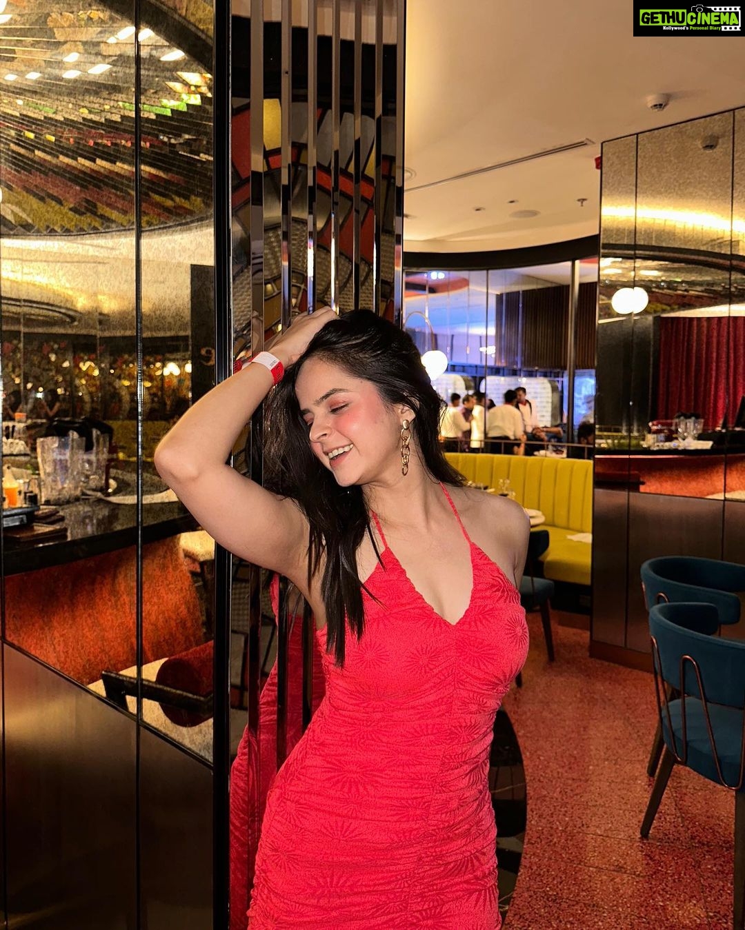 Palak Sindhwani Instagram - Sunday calls for a random feb Photo Dump! ❤️🧚🏻♀️🫰 The month of love we call it..💕 1. Went out on a dinner date with my pals 2. Inhale, Exhale 🧘♀️ 3. Celebrated galentine’s day with my favs @navika_kotia @palak.purswani 4. Tried thin crust pizza at home with Chandu @chandnimimic 5. Went out for @prachisingh2202 wedding shopping @virtiimehta 🫰 6. Shivratri event at @brahmakumaris ✨ 7. In our element with my hotties @sunayanaf @hasmukhi 8. went for Go karting @smaaash_live 9. What is yours will come to you in the right time..Waheguru ji! ♾️ 10. Sukoon 🌊 . . #february #photodump #instamood #blessed #fyp #explore #palaksindhwani