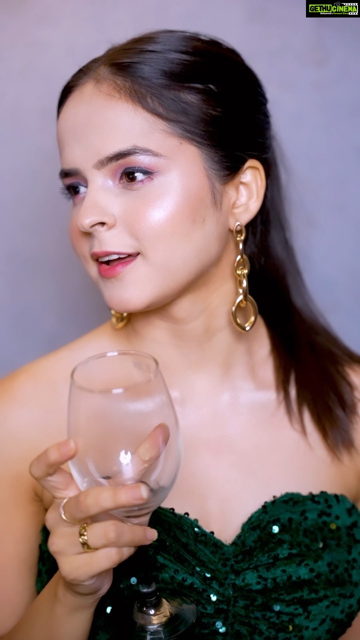 Palak Sindhwani Instagram - Wait for it! 🥀⏳✨ . . HMU - @ayeshamakeovers_ Shot by - @ketangadkar Team - @thribecreators Outfit - @zara @wabisabistyl . . #transitionreels #reelitfeelit #explore #fyp #makeuptransition #makeup #reelsinstagram #palaksindhwani
