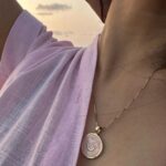 Palak Sindhwani Instagram - A Day at the Beach! 🧜‍♀️🌊🌅 Lately, Taking one day at a time, relaxing more, worrying less, living in the present, Spending more time with myself, Taking breaks in between work, from skincare to cooking to dancing like a crazy maniac, Doing anything and everything which makes my soul happy and I must tell you it feels good to be back home to myself! 🌸 . . Wearing - @urbanic_in Boots - @hm . . #sunset #beach #beachday #goodvibes #happyday #fyp #instamood #palaksindhwani