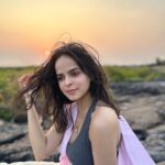 Palak Sindhwani Instagram - A Day at the Beach! 🧜‍♀️🌊🌅 Lately, Taking one day at a time, relaxing more, worrying less, living in the present, Spending more time with myself, Taking breaks in between work, from skincare to cooking to dancing like a crazy maniac, Doing anything and everything which makes my soul happy and I must tell you it feels good to be back home to myself! 🌸 . . Wearing - @urbanic_in Boots - @hm . . #sunset #beach #beachday #goodvibes #happyday #fyp #instamood #palaksindhwani