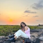 Palak Sindhwani Instagram - A Day at the Beach! 🧜‍♀️🌊🌅 Lately, Taking one day at a time, relaxing more, worrying less, living in the present, Spending more time with myself, Taking breaks in between work, from skincare to cooking to dancing like a crazy maniac, Doing anything and everything which makes my soul happy and I must tell you it feels good to be back home to myself! 🌸 . . Wearing - @urbanic_in Boots - @hm . . #sunset #beach #beachday #goodvibes #happyday #fyp #instamood #palaksindhwani