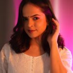 Palak Sindhwani Instagram - Dekho Chaand aaya..🤍✨ . . Wearing - @lavanyathelabel HMU - @makeovers_by_shreya Clicked by - @ketangadkar . . #postoftheday #instamood #ootd #ethnicwear #white #eid #festival #explore #palaksindhwani