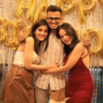 Palak Sindhwani Instagram - A night filled with love, laughter and fun! 🧚🏻‍♀️🥳 Thank you to each one of you for being there in your own beautiful way, Loved every single edit you guys made for me, the decoration my friends did, your precious time and energy, I appreciate all your efforts, Thank you so much, You all made my day so special!❤️✨😘 . . Location Courtesy - @stayscapeofficial PC - @the_pixeleyes Cake - @lucibellos_caffe HMU - @shine_and_shadow_ . . #birthdaypost #instamood #birthday #birthdaygirl #birthdaywishes #birthdaycake #explore #palaksindhwani