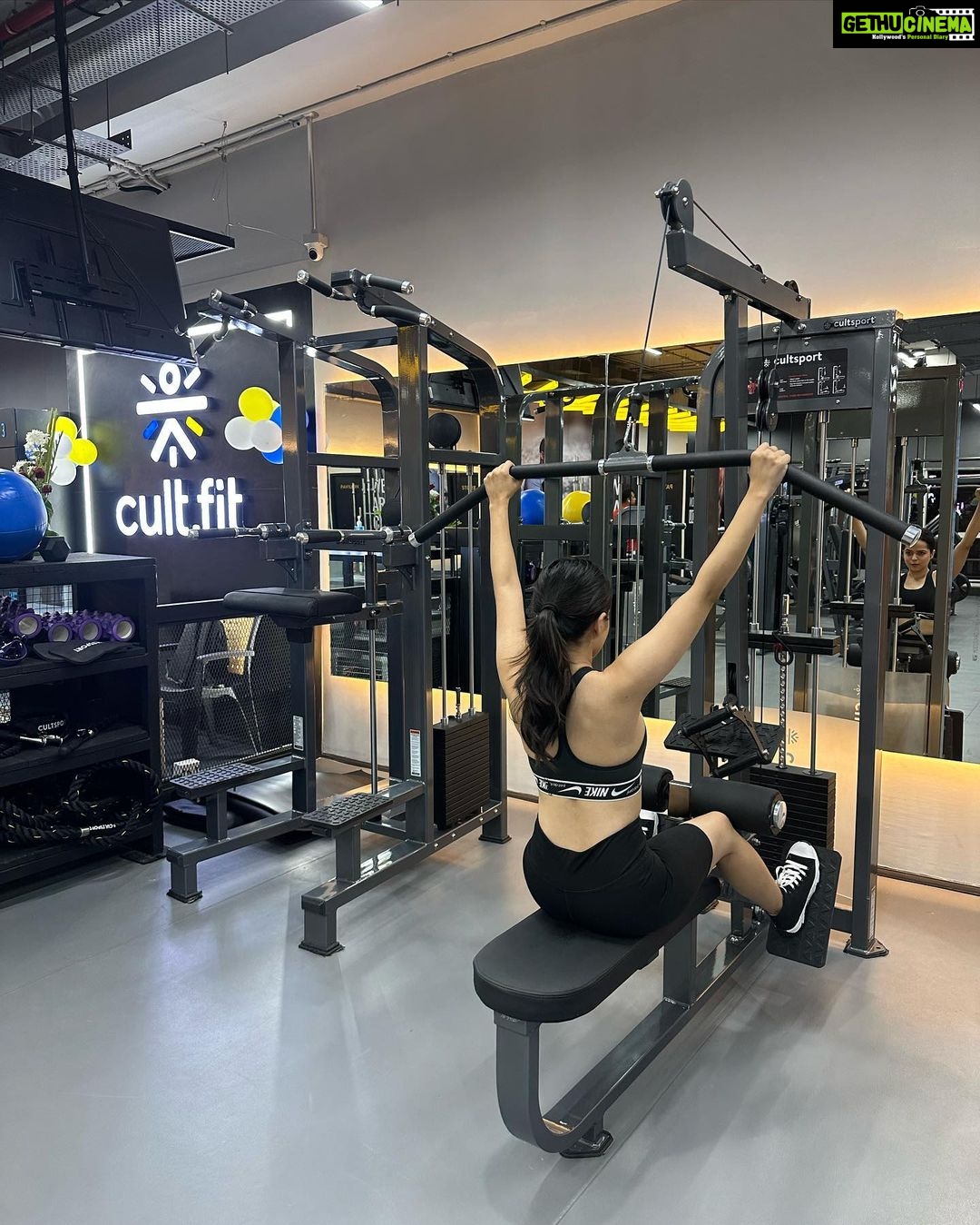 Palak Sindhwani Instagram - Picking up a fitness routine can be a challenge… but it doesn’t have to be when you have @cultfitofficial by your side. 😇 From dance fitness to hatha yoga to Burn to all different sorts of workout, They’ve covered it all! 💪 All you have to do is download @cultfitofficial app, Get yourself registered and start your fitness journey at the nearest cult fit centre or at your home too. They’ve recently opened a huge Cult fit centre in OIC, Lower Parel, Do visit if you get a chance! 😍 . . #cultfitness #fitnessmotivation #fitness #instamood #instafitness #explore #fyp #positivevibes #palaksindhwani