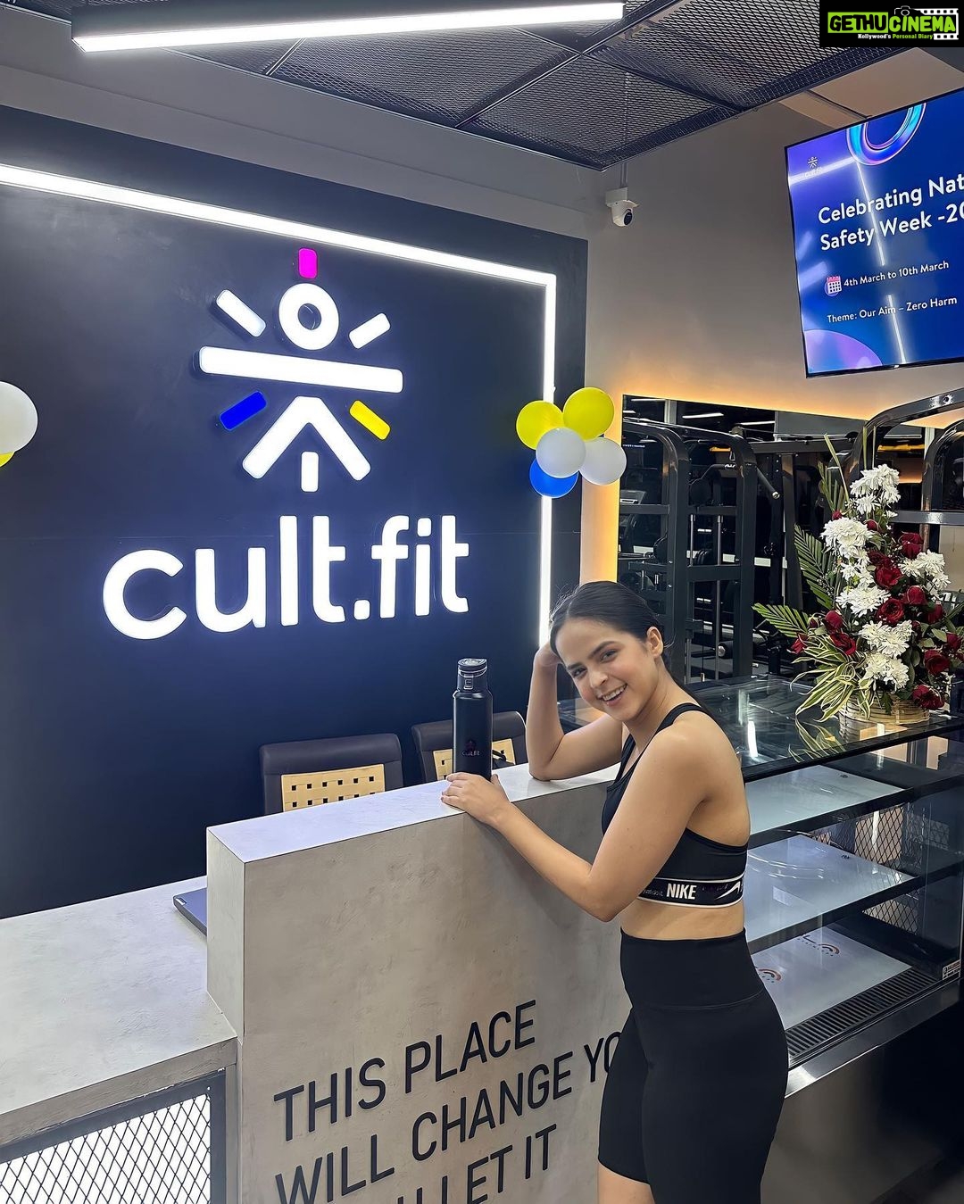 Palak Sindhwani Instagram - Picking up a fitness routine can be a challenge… but it doesn’t have to be when you have @cultfitofficial by your side. 😇 From dance fitness to hatha yoga to Burn to all different sorts of workout, They’ve covered it all! 💪 All you have to do is download @cultfitofficial app, Get yourself registered and start your fitness journey at the nearest cult fit centre or at your home too. They’ve recently opened a huge Cult fit centre in OIC, Lower Parel, Do visit if you get a chance! 😍 . . #cultfitness #fitnessmotivation #fitness #instamood #instafitness #explore #fyp #positivevibes #palaksindhwani