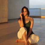 Palak Sindhwani Instagram - ये शाम मस्तानी..🦋✨ . . Wearing - @tilohri.india X @_anushkapuri_ . . #sunkissed #instamood #explore #ethnicwear #ootd #palaksindhwani