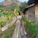 Palak Sindhwani Instagram - Pursue Rawness..✨ . . Clicked by my fav - @harshit_sid Styled by - @yash__shah1612 Outfit - @kalkifashion . . #postoftheday #raw #instamood #ootd #ootdfashion #instadaily #explore #fyp #palaksindhwani #ethnicwear #kalki