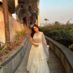 Palak Sindhwani Instagram - हंस वाला सफ़ेद..🦢💕 . . Styled by - @style_by_aniq Outfit : @amrutsurat Jewellery : @amrutjewels HMU - @ayeshamakeovers_ . . #postoftheday #ootd #instamood #ethnicwear #white #traditional #wedding #explore #palaksindhwani