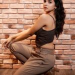 Palak Sindhwani Instagram - Turn around and look how far you’ve come! ⏳💫🤎 PS - This look gave me full on KAMLI vibes, if you know You Know! 😝😌 . . Boots - @inc5official HMU - @ayeshamakeovers_ Top - @urbanic_in Styled by - 🙋‍♀️ Clicked by - @ketangadkar @thribecreators . . #postoftheday #boots #corset #instamood #ootd #fyp #brown #palaksindhwani