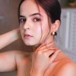 Palak Sindhwani Instagram - Closer..🖤🥀 . . Wearing - @urbanic_in HMU - @ayeshamakeovers_ Clicked by - @ketangadkar . . #mood #portraits #closer #palaksindhwani