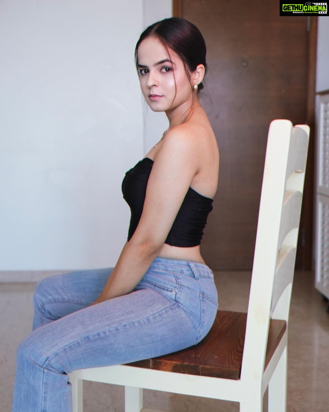 Palak Sindhwani Instagram - Closer..🖤🥀 . . Wearing - @urbanic_in HMU - @ayeshamakeovers_ Clicked by - @ketangadkar . . #mood #portraits #closer #palaksindhwani