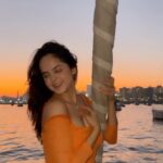 Palak Sindhwani Instagram - POV : Sunsets are proof that endings can often be beautiful too. 🌅 Thank you @india_boats for hosting us! 💕 . . #sunset #trendingreels #goldenhour #aestheticreels #sunsetlovers #fyp #explorepage #reelitfeelit #nature #travel #slomo #palaksindhwani