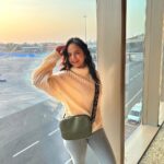 Palak Sindhwani Instagram - Where am I off to?! ✈️✨🦋 . . Wearing - @urbanic_in Bag - @ecoright . . #travel #travelgram #ootd #airport #sunset #airportlook #explore #explorer #palaksindhwani