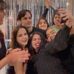 Palak Sindhwani Instagram - Last night with my Supermodels! 🫣❤️😂 PS - Our designer is so hot Na @harshit_sid . . #reeloftheday #fashionreels #reelindia #reelitfeelit #fashionshow #rampwalk #fyp #partytime #palaksindhwani #mypeople