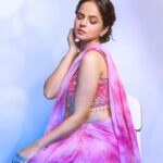 Palak Sindhwani Instagram - **Life Update** It’s the last week of 2022 and I really thought it’s gonna be amazing but honestly it’s not going the way I wanted it to be, I’m down with cold and bit of exertion, trying to be active here but not getting enough time, a lot has been going on in the outside world too which has affected me in some way or the other, but one thing which I’m working on for now is to stop being really hard on myself, to give myself the same love I offer to others, to be in the moment and enjoy, Smile often, Be kind to myself and others, Accept situations and people as they are and most importantly, To make the most of each passing day because it’s not gonna come back! 💗 . . #postoftheday #bestrong #selflove #fyp #ethnicwear #ootd #instamood #lifeupdate #palaksindhwani