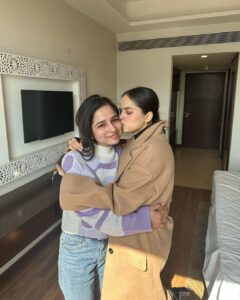 Palak Sindhwani Instagram - **Special Post**

These pictures can’t do justice to what I felt when I visited my mama’s place (maternal uncle) after 5 years, So many beautiful memories came rushing back! ❤️

From Daydreaming about Mumbai and films with @aarushi_batra27 to finally being here and to be able to pursue my dreams, It’s been a beautiful journey and I’m so grateful for every single phase till now. 🥹✨

I’ve immense love for them and the same for you..Thank you for being my extended family, Love you all! ♾️

PS - New Vlog is out on my YouTube Channel, Watch it to know more about my visit! 🦋
.
.
#postoftheday #familytime #love #siblings #engagement #trip #instamood #fyp #explore #palaksindhwani #blessed