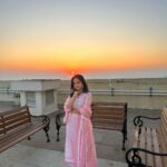 Palak Sindhwani Instagram - सूरज हुआ मद्धम..🌥️💕 . . Outfit - @kajalnagpal Captured by - @harshit_sid . . #nofilter #sunset #filmy #goodvibes #fyp #ootd #ethnicwear #palaksindhwani