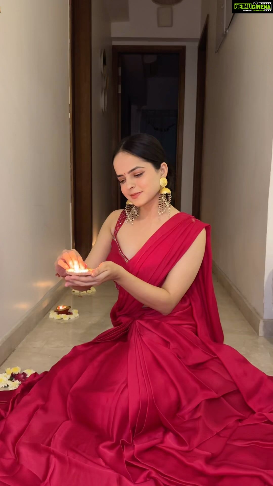 Palak Sindhwani Instagram - दीपावली की हार्दिक शुभकामनाएं । 🪔✨ . . #diwali #happydiwali #reelitfeelit #diwaliwishes #diwalireels #fyp #explore #palaksindhwani