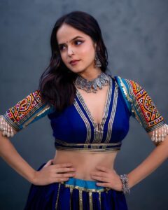 Palak Sindhwani Instagram - Kem cho?! 🦋✨

PS - New Dance cover is out on my YT channel, Click on the link in my bio to watch it now! 
.
.
Outfit - @rishh_designs 
Studio - @byou.in @tejalpimpley 
Captured by - @vikasgorule 
HMU - @nidhikrishnamuurthy 
.
.
#postoftheday #navratri #garba #festivevibes #instamood #fyp #ootd #palaksindhwani