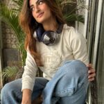 Palak Tiwari Instagram - Vibing to my music 🎧 With the Dyson Zone Headphones! An immaculate sound quality that transports you into a different world. #dysonzone#DysonIndia