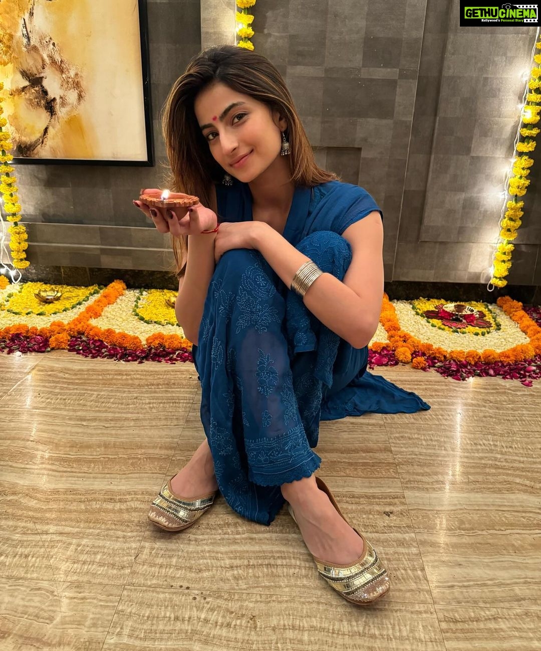 Palak Tiwari Instagram - Hehe happy Diwali again 🥺