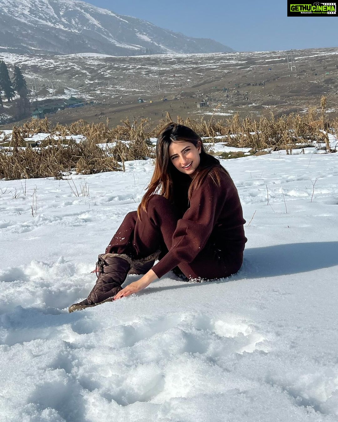 Palak Tiwari Instagram - Your average holiday girly 🫡