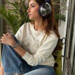 Palak Tiwari Instagram - Vibing to my music 🎧 With the Dyson Zone Headphones! An immaculate sound quality that transports you into a different world. #dysonzone#DysonIndia