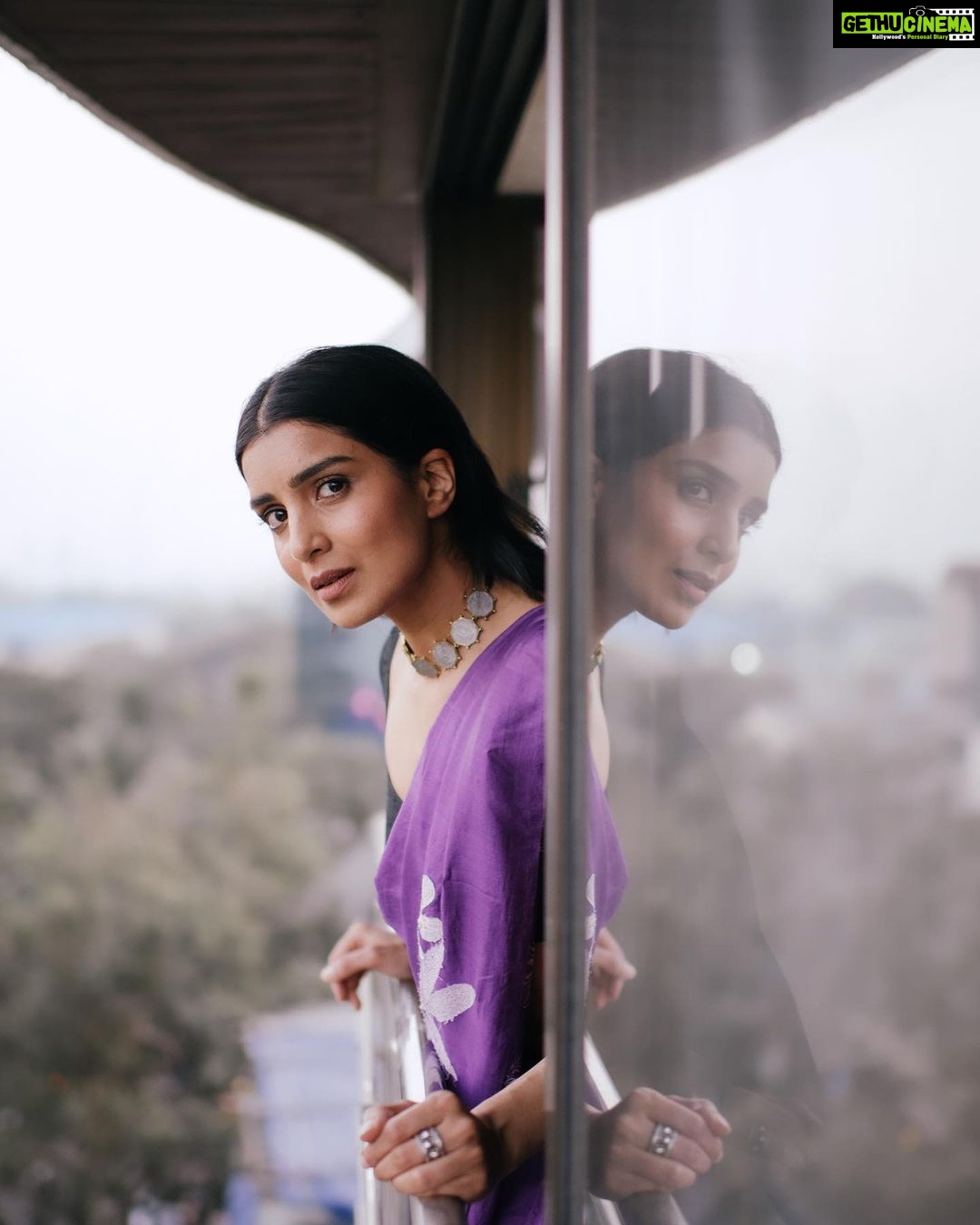 Pallavi Sharda Instagram - Bombay farewell tour: Opening Night @mumbaifilmfestival …In bearing witness to Mumbai, I always witness myself. 👗 @roukabysreejithjeevan @ojaskolvankar 📸 @bharat_rawail Bandra World of Storytellers