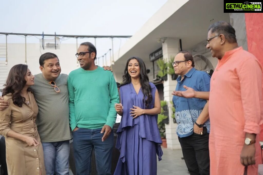 Paoli Dam Instagram - Some more glimpses of the official trailer launch of Ektu Sore Boshun , a social Comedy by @kamaleswarmukherjee_1 Releasing in cinemas on 24 November 2023 ! @esb_film #newreleases #newmovies2023 #ReleaseAlert #trailerlaunch #OfficialTrailer #bengalifilm #NewMovieAlert #bengalifilm2023 #ReleaseAlert #bengalicinema #bengalimovie #posterrelease #officialposter #socialcomedy #NewBengaliMovie #newmovie #comedymovies #comedymovie2023 #newrelease #newrelease2023 #newbanglamovie #paolidam #paolidamofficial
