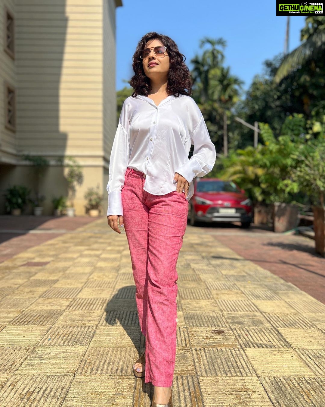 Paridhi Sharma Instagram - Happy Sunday 🌸 #sunday #instapic #white