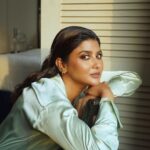 Parno Mittra Instagram - Portraits by @makeupartist_prasenjit . The stunner @parnomittra ❤️ HMU : @makeupartist_prasenjit Styled by: @thebongmunda @chitribypiyali Jewellery : @snastudios Location: @theparkhotels India