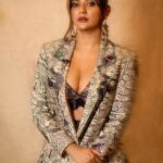 Parno Mittra Instagram - ♣️♣️♣️ Styling : @tanisha_de Outfit : @nupurkanoiofficial Jewellery: @sachdeva.ritika MuaH : @mainak.mk_up Photography: @jiphotographyofficial