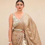 Parno Mittra Instagram - ⁩ Oh My Gorg! 🤩🎊 The ever-so-stunning @parnomittra is serving elegance, poise and pure grace in a perfectly draped white saree look with of course, the D’Coat! 😍 Recreate this look or any other draped look with the lightweight, comfortable and durably designed D’Coat. ✨ - #lAmbyDollyJain #DollyJain #Dcoat #fashion #petticoats #fashionindia #indianwomen #saree #indianwear #womensclothing #sareedrape #sareedraping #sareelovers #sareeindia #petticoat #petticoats #underskirt #garmets #indianfashion #ethnicwear #ParnoMittra # Tollywood #Celebrity #bollywood