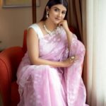 Parno Mittra Instagram - 🌸🌸🌸 Saree - @colorosoweaves Blouse - @vcutblouse Jewellery - @mahabirdanwarjeweller Styling - @stylebysumit Muah - @mainak.mk_up Photography : @priyambaksiphotography Hyatt Regency Kolkata