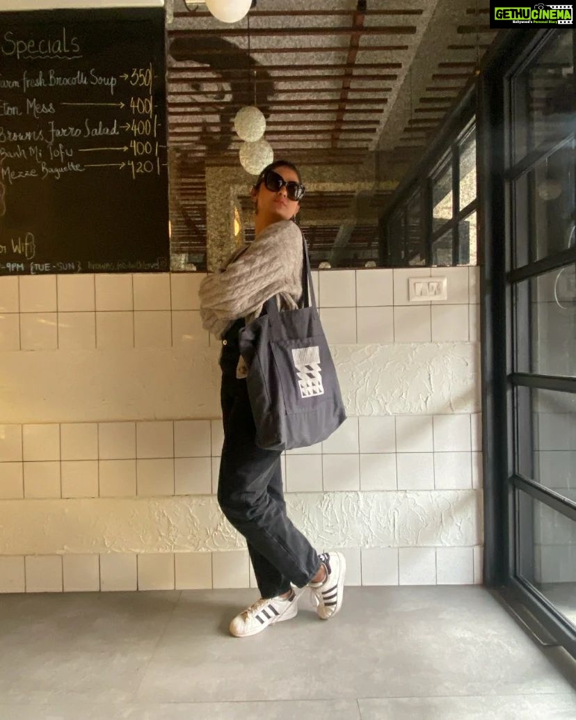 Parno Mittra - 29.5K Likes - Of winter mornings...
New love : @theburlappeople