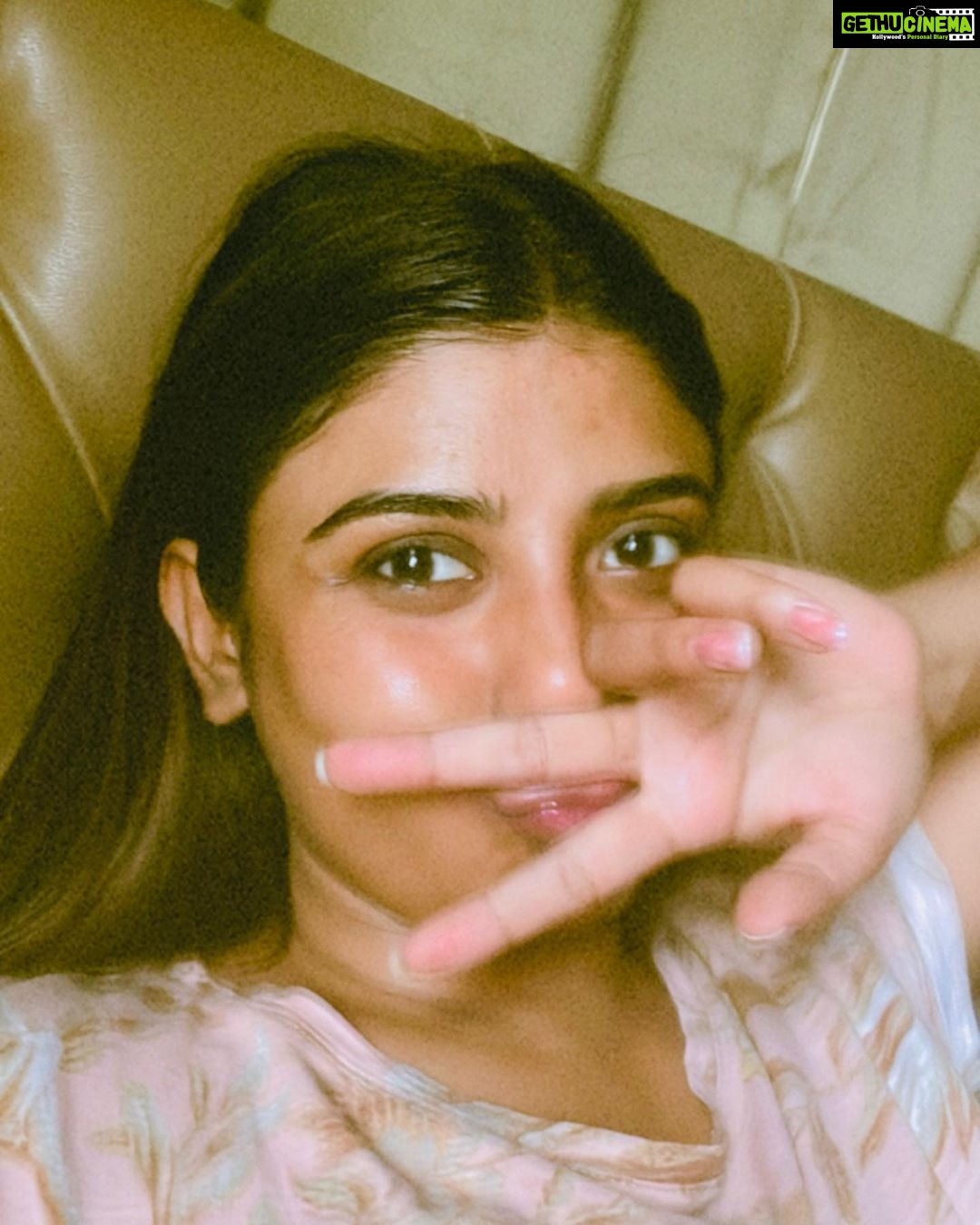 Parno Mittra Instagram - Procrastination finally has a face! 🫤