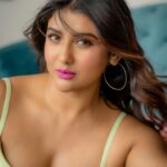 Parno Mittra Instagram - 💗💗💗 Click : @charcoalmarks MuaH : @abhijitpl2 Styling: @stylebysumit