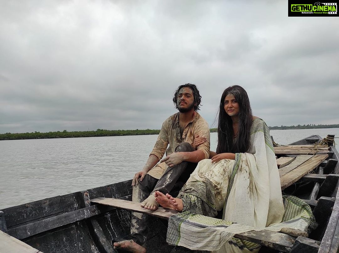 Parno Mittra Instagram - From the sets of #bonobibi #rajdeepghosh @arrow_hit @aryadasguptaa @dibyenduofficial And @ranassocial