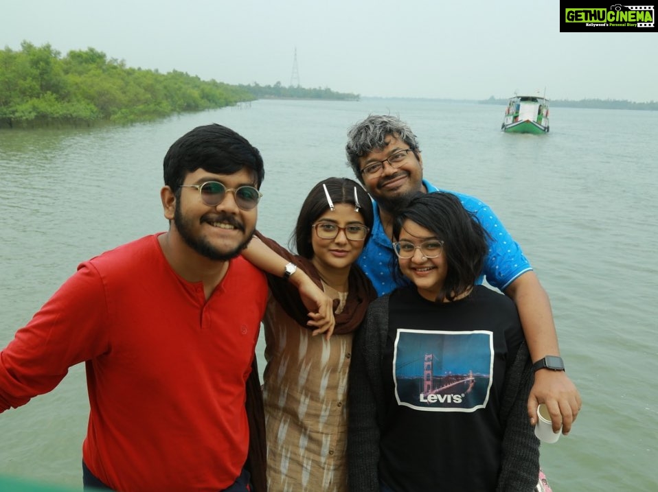 Parno Mittra Instagram - From the sets of #bonobibi #rajdeepghosh @arrow_hit @aryadasguptaa @dibyenduofficial And @ranassocial