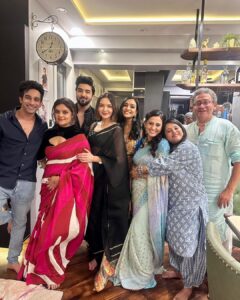 Parull Chaudhry Instagram - #aboutlastnight 

Diwali celebration begins 

Thank you @shreya_nehal @vinitps for such a fun & crazy evening ❤️ 

You both are lovely hosts 🤗

Baaki sab so beautiful so elegant just looking like a wow 😂❤️

Don’t miss the last slide
