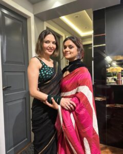 Parull Chaudhry Instagram - #aboutlastnight 

Diwali celebration begins 

Thank you @shreya_nehal @vinitps for such a fun & crazy evening ❤️ 

You both are lovely hosts 🤗

Baaki sab so beautiful so elegant just looking like a wow 😂❤️

Don’t miss the last slide