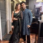 Parull Chaudhry Instagram - #aboutlastnight Diwali celebration begins Thank you @shreya_nehal @vinitps for such a fun & crazy evening ❤️ You both are lovely hosts 🤗 Baaki sab so beautiful so elegant just looking like a wow 😂❤️ Don’t miss the last slide Mumbai - मुंबई