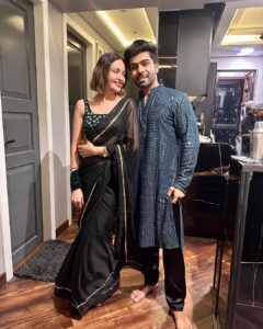 Parull Chaudhry Instagram - #aboutlastnight 

Diwali celebration begins 

Thank you @shreya_nehal @vinitps for such a fun & crazy evening ❤️ 

You both are lovely hosts 🤗

Baaki sab so beautiful so elegant just looking like a wow 😂❤️

Don’t miss the last slide